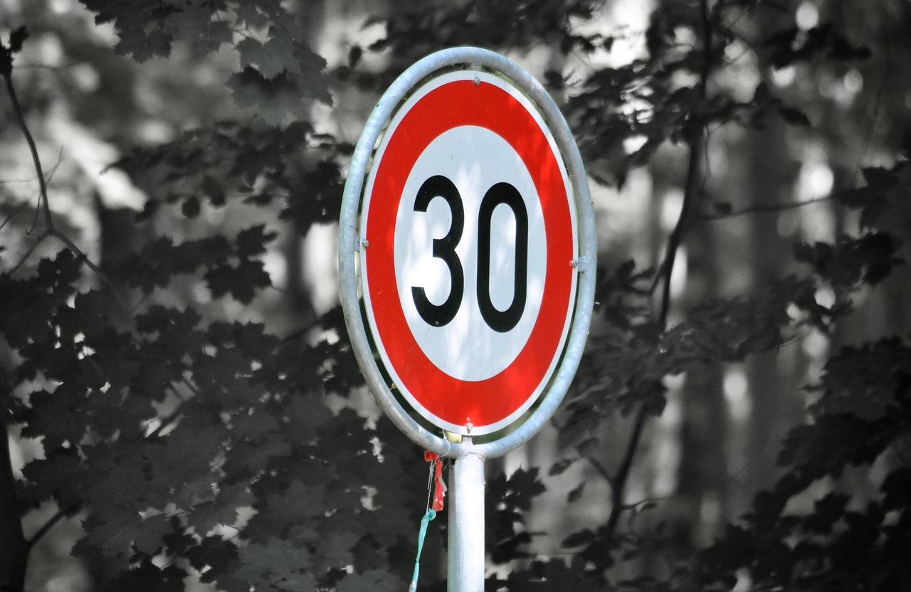 What are speed limits in Spain?